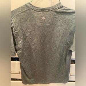 Men’s lululemon vented shirt m